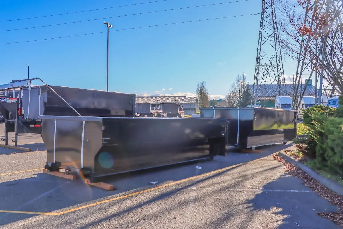 Professional dumpster rental and junk removal service in DeCordova